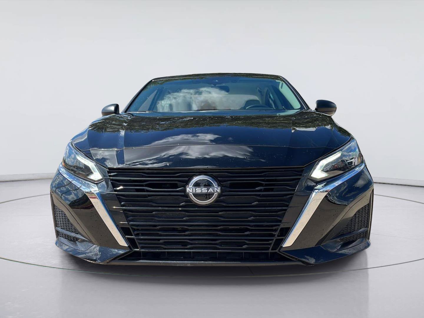 Used 2025 Nissan Altima 2.5 SV FWD image 8