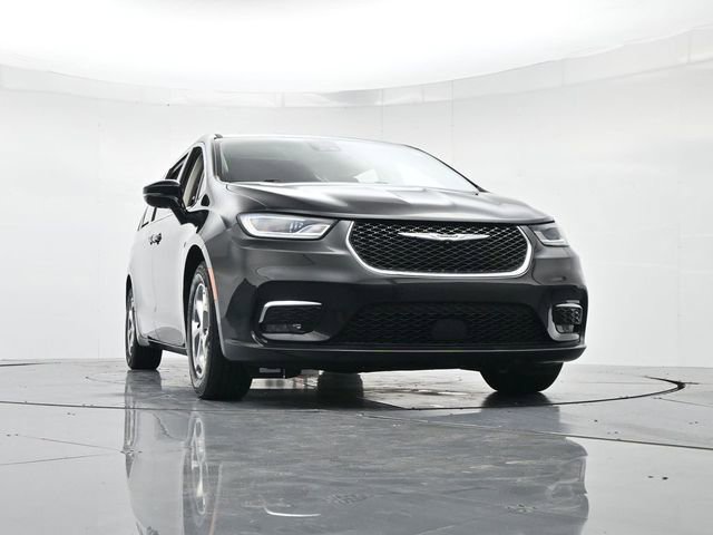 Used 2024 Chrysler Pacifica Limited image 35