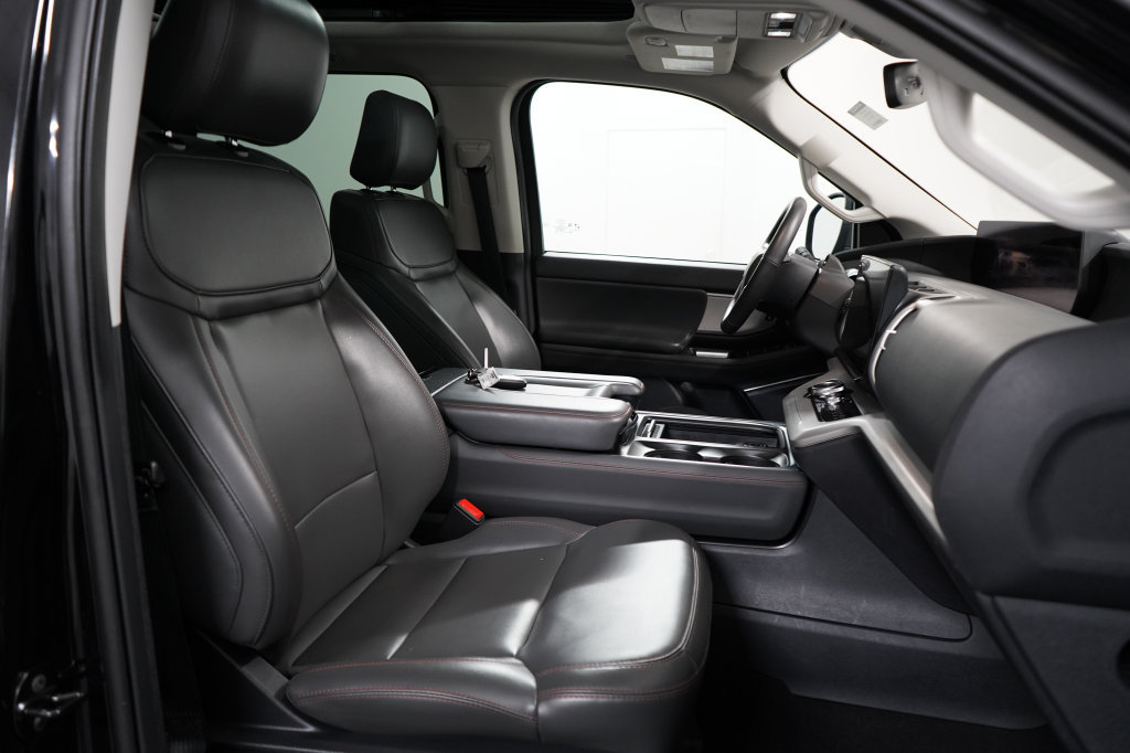 Certified 2025 Ford Expedition Active AWD/4WD image 24