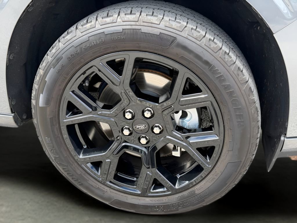 Certified 2025 Ford Maverick Lobo AWD/4WD image 34