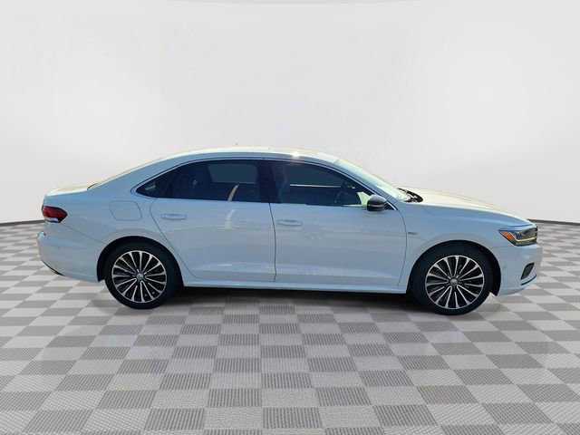 Used 2022 Volkswagen Passat 2.0T FWD image 6