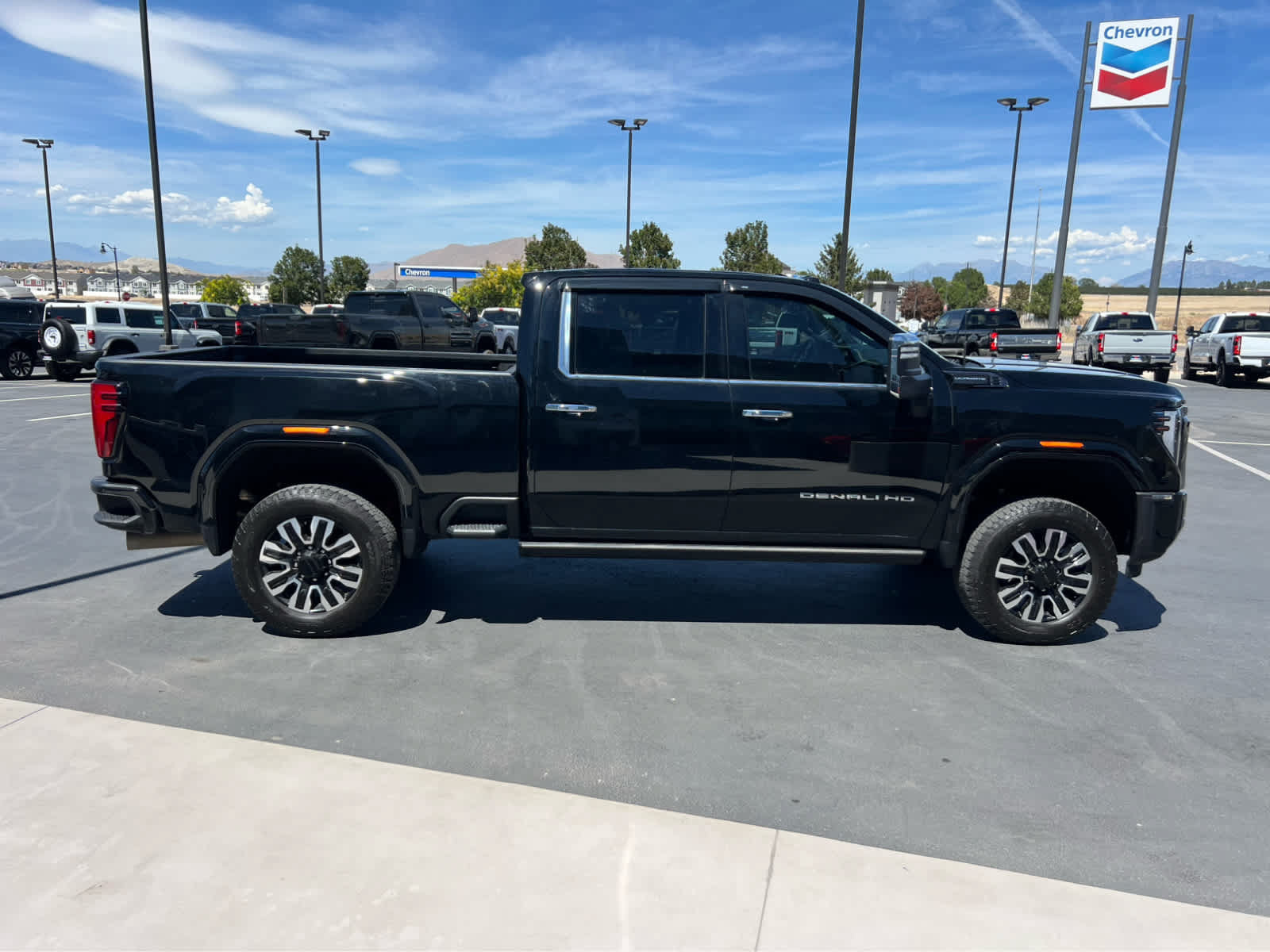 Used 2025 GMC Sierra 3500 Denali Ultimate AWD/4WD image 6