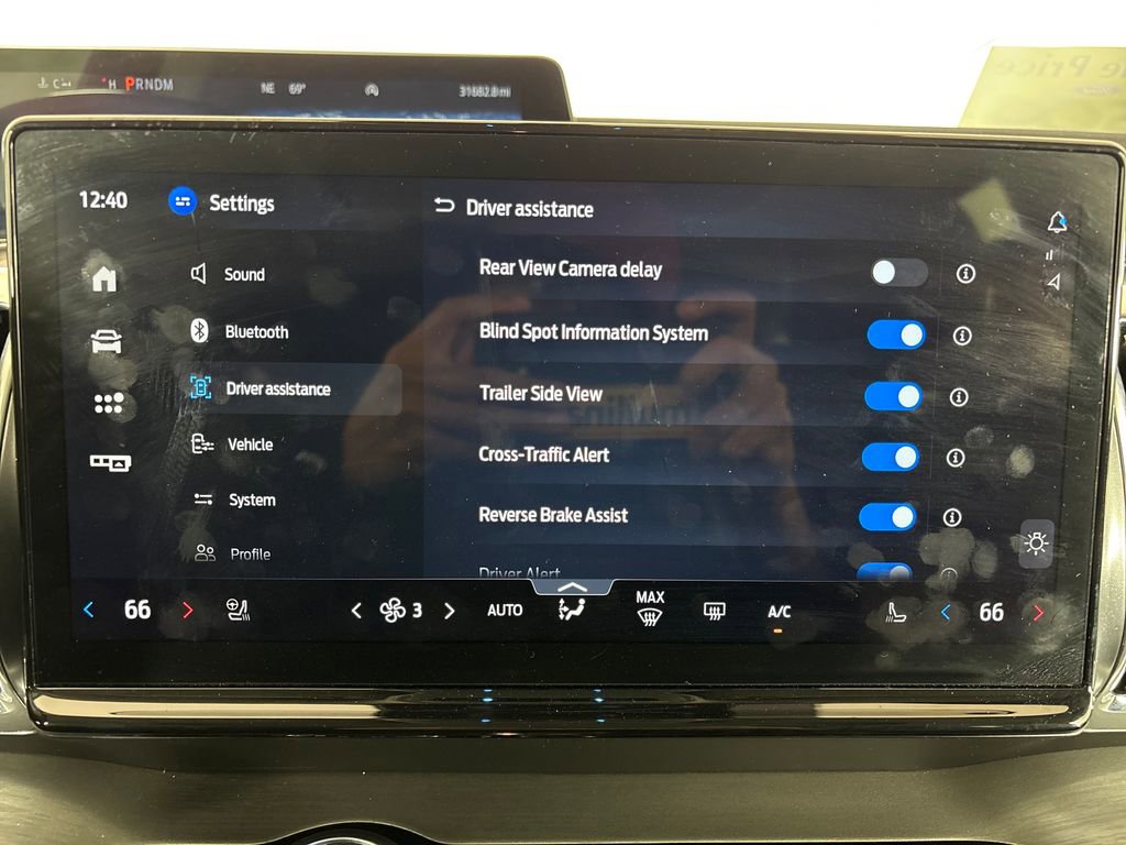 Certified 2025 Ford Expedition Platinum image 37