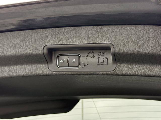 Certified 2023 Ford Explorer Limited w/ Limited Technology Package AWD/4WD image 31