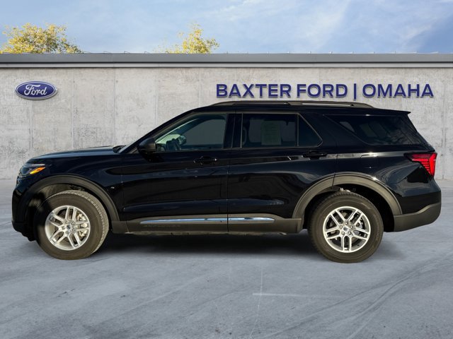 Certified 2025 Ford Explorer Active AWD/4WD image 2