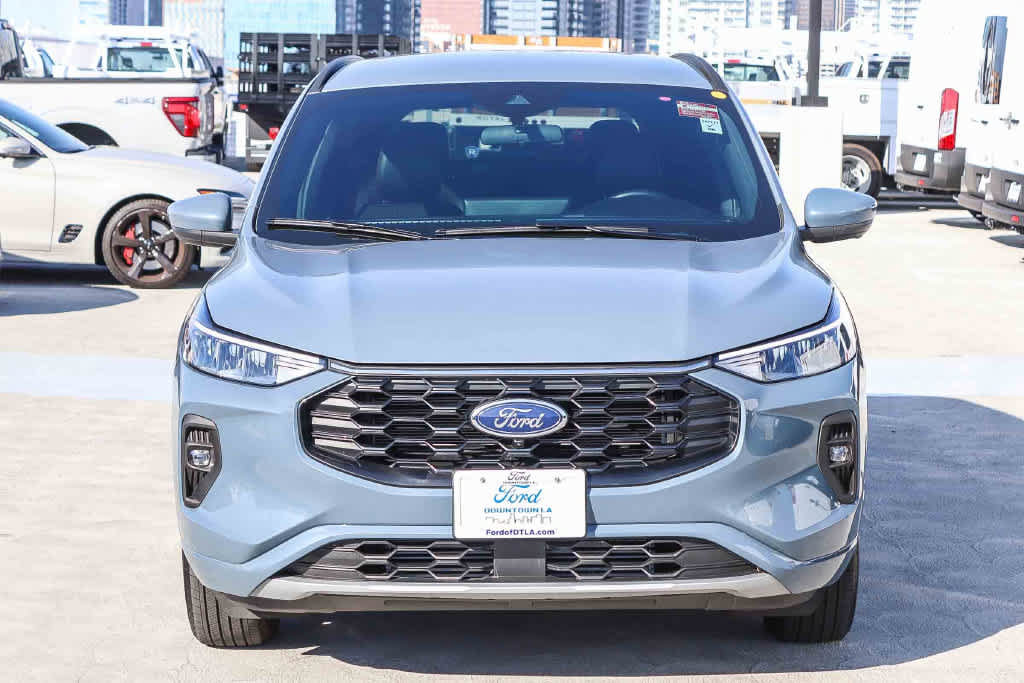 Certified 2023 Ford Escape ST-Line Select w/ Tech Pack #2 AWD/4WD image 2