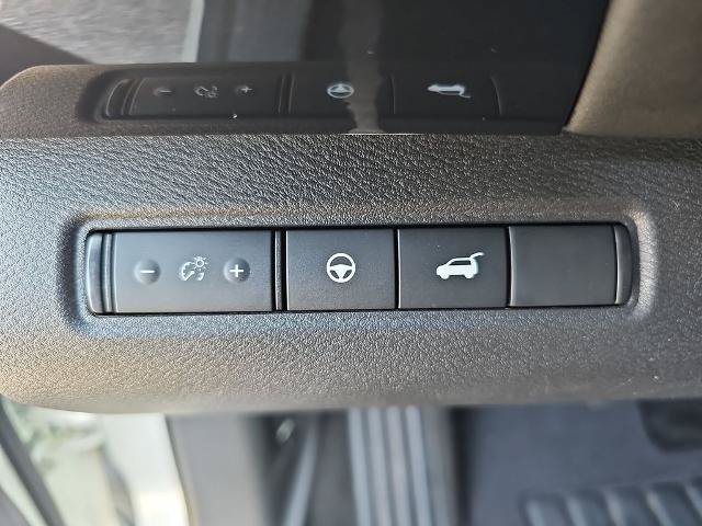 Used 2025 Nissan Pathfinder SV AWD/4WD image 24