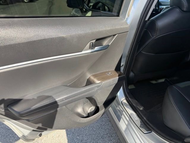 Used 2023 Toyota Camry SE image 10