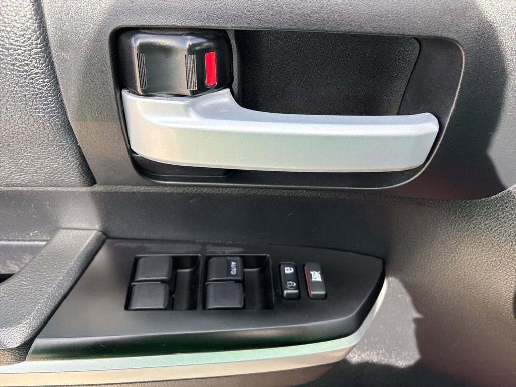 Used 2017 Toyota Tundra SR5 image 13