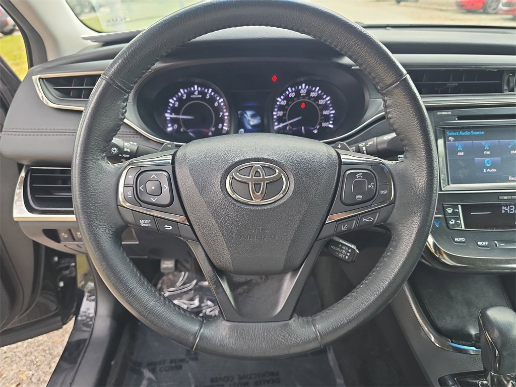 Used 2018 Toyota Avalon XLE image 26
