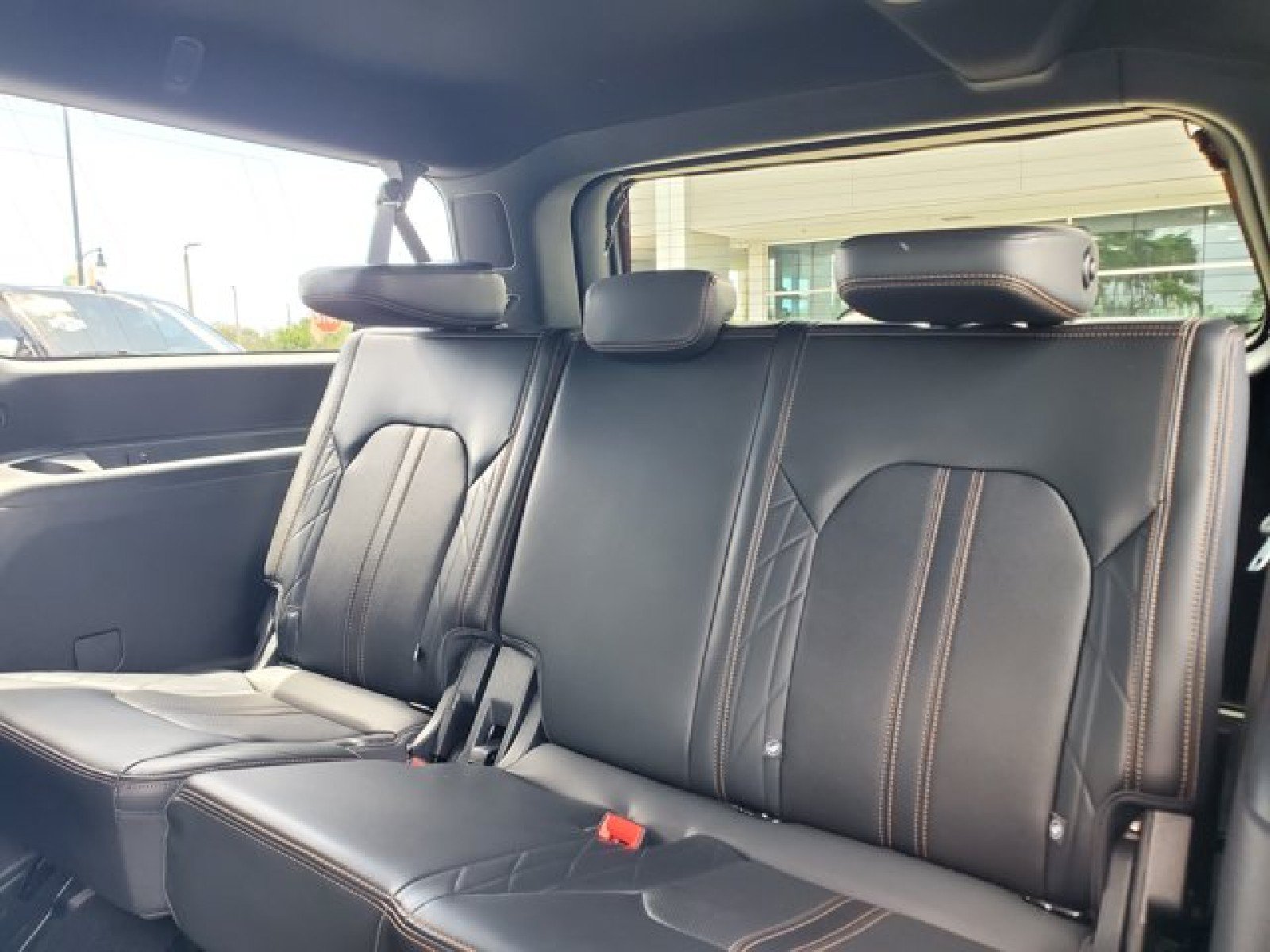 Certified 2024 Ford Expedition Max Platinum RWD image 32