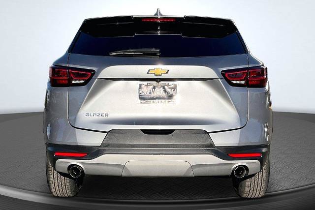 Used 2025 Chevrolet Blazer LT FWD image 4