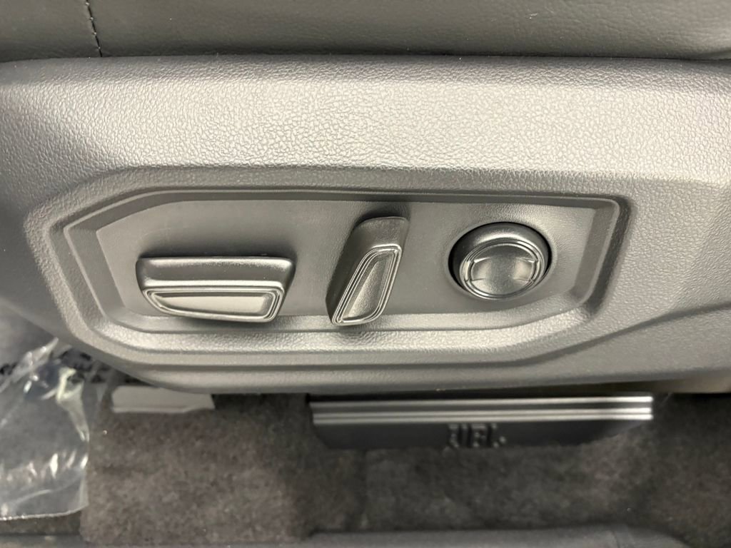 Used 2025 Toyota Tundra Limited image 15