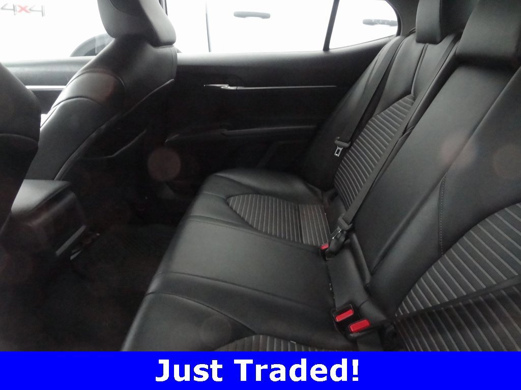 Used 2021 Toyota Camry SE image 6