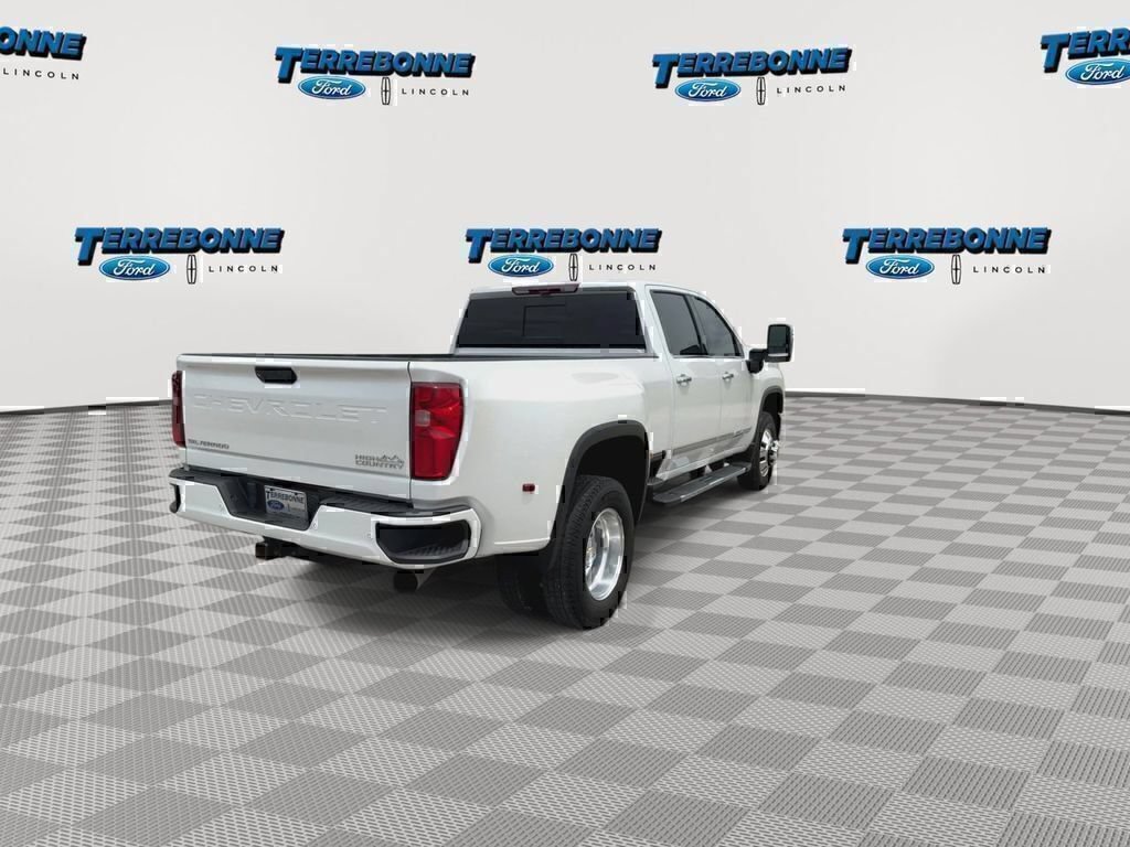 Used 2024 Chevrolet Silverado 3500 High Country w/ High Country Premium Package AWD/4WD image 8