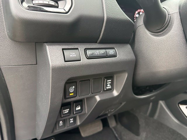 Used 2022 Nissan Frontier PRO-4X w/ Pro-4X Premium Package AWD/4WD image 40
