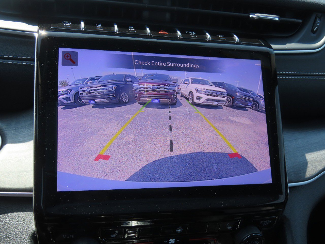 Used 2024 Jeep Grand Cherokee L Limited RWD image 31