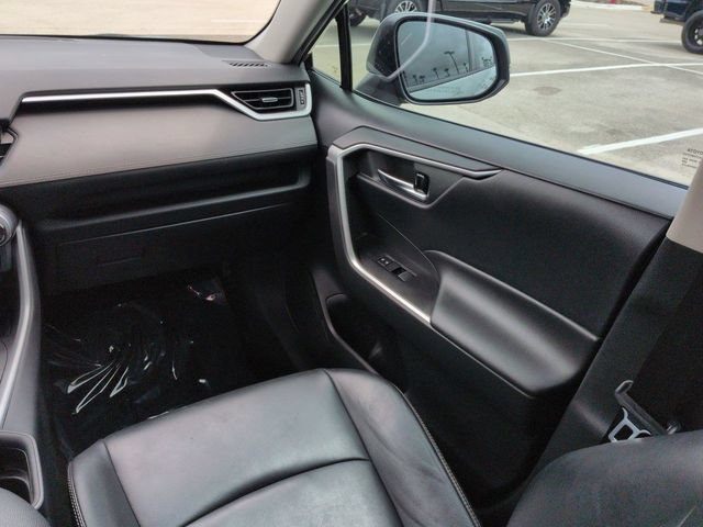 Used 2019 Toyota RAV4 XLE Premium w/ Cold Weather Package FWD image 17