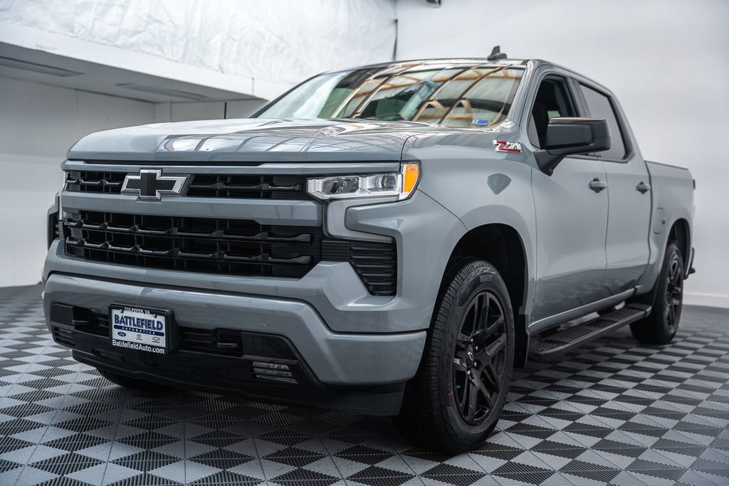 Used 2024 Chevrolet Silverado 1500 RST w/ Z71 Off-Road Package AWD/4WD image 3