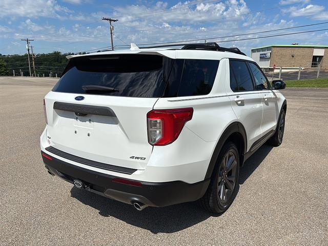 Certified 2024 Ford Explorer XLT w/ Equipment Group 202A AWD/4WD image 4