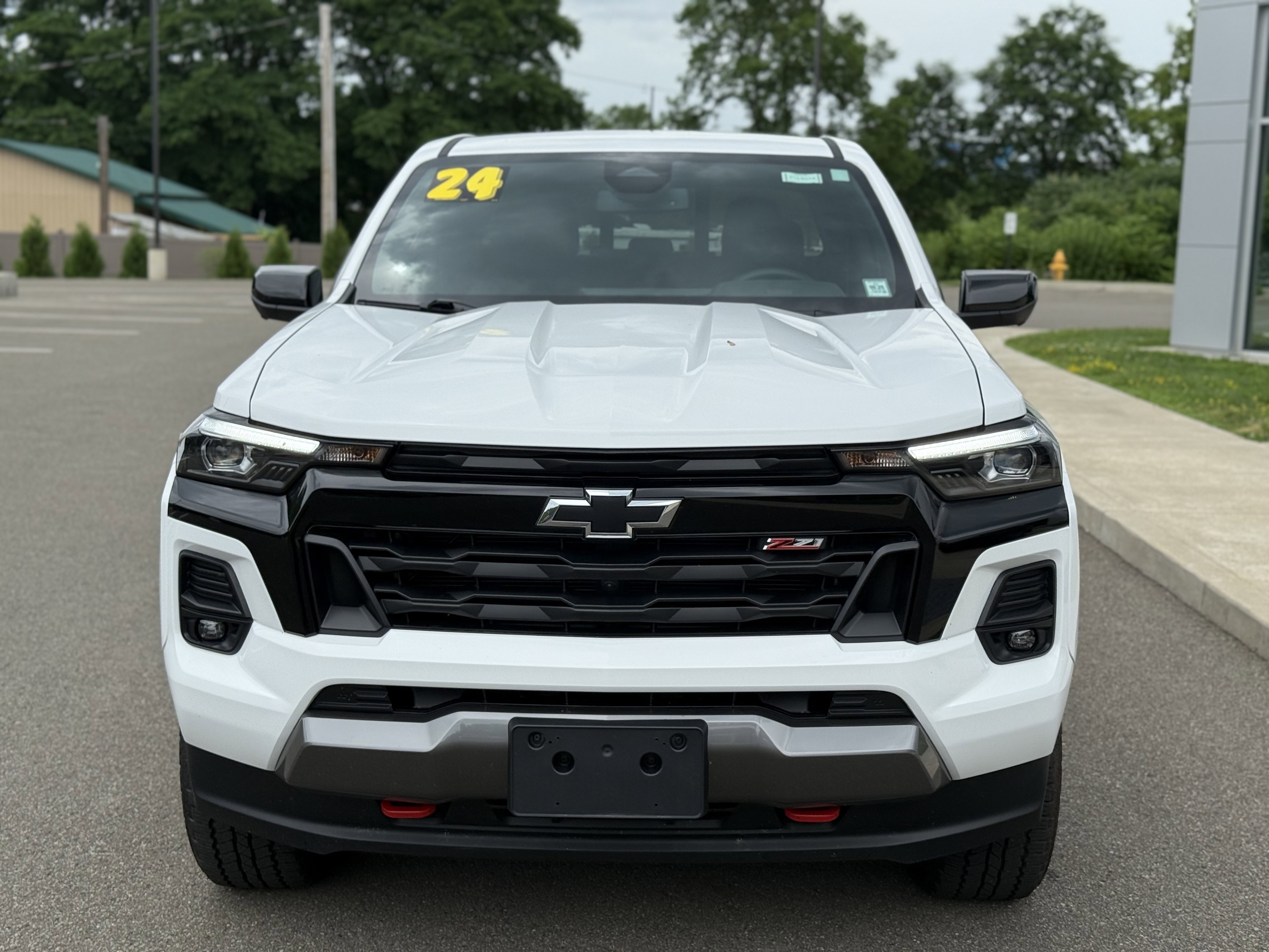 Used 2024 Chevrolet Colorado Z71 w/ Z71 Convenience Package 2 image 7