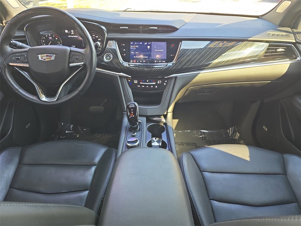 Used 2023 Cadillac XT6 Premium Luxury w/ Technology Package image 11