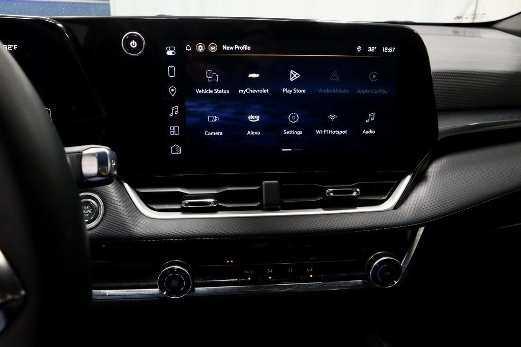 Used 2025 Chevrolet Equinox LT image 33