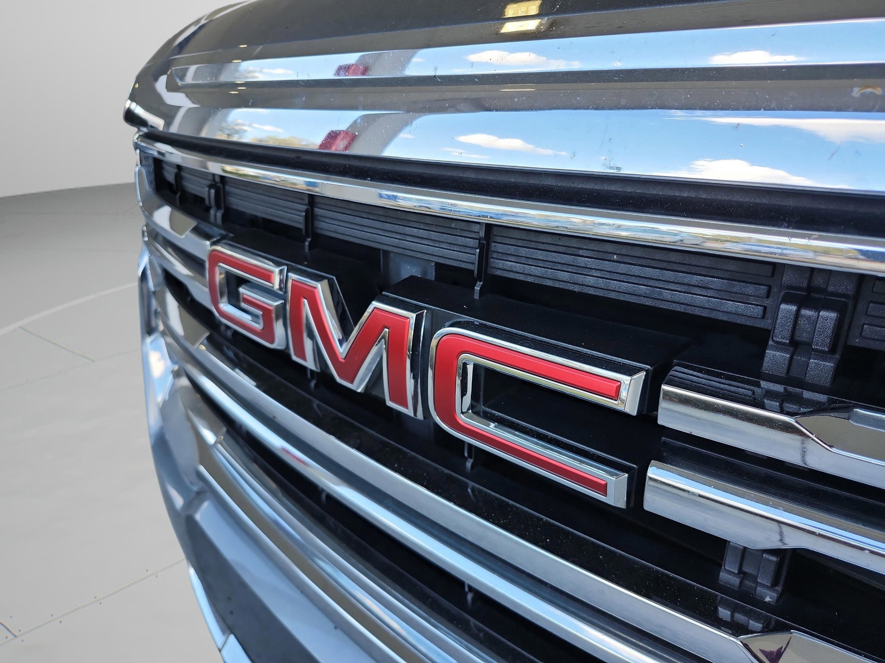 Used 2020 GMC Acadia SLE w/ LPO, Floor Liner Package image 24