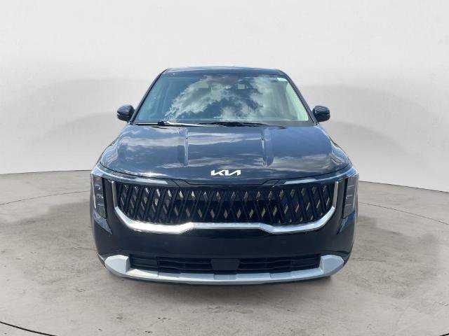 Used 2026 Kia Carnival FWD image 2