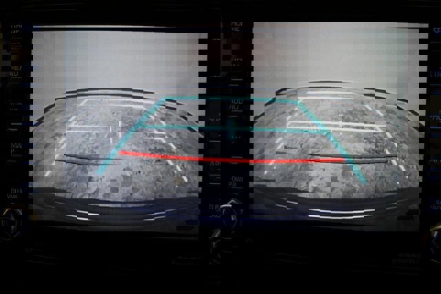 Used 2022 Toyota Corolla LE image 9