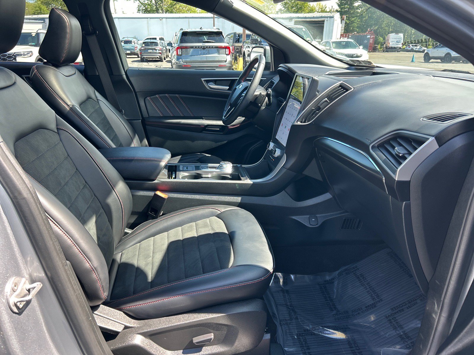 Certified 2022 Ford Edge ST-Line w/ Class II Trailer Tow Package AWD/4WD image 18