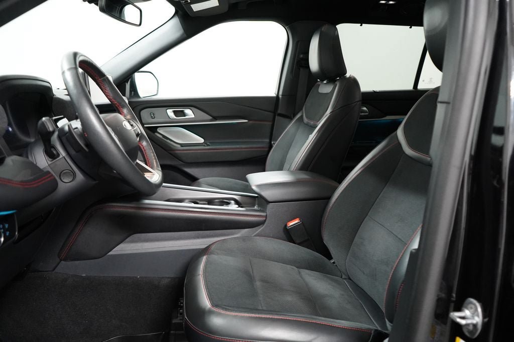 Certified 2025 Ford Explorer ST AWD/4WD image 13