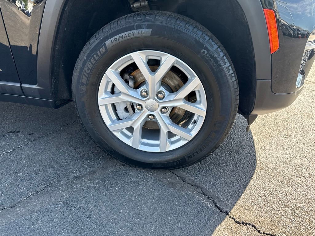Used 2023 Jeep Grand Cherokee Limited AWD/4WD image 40
