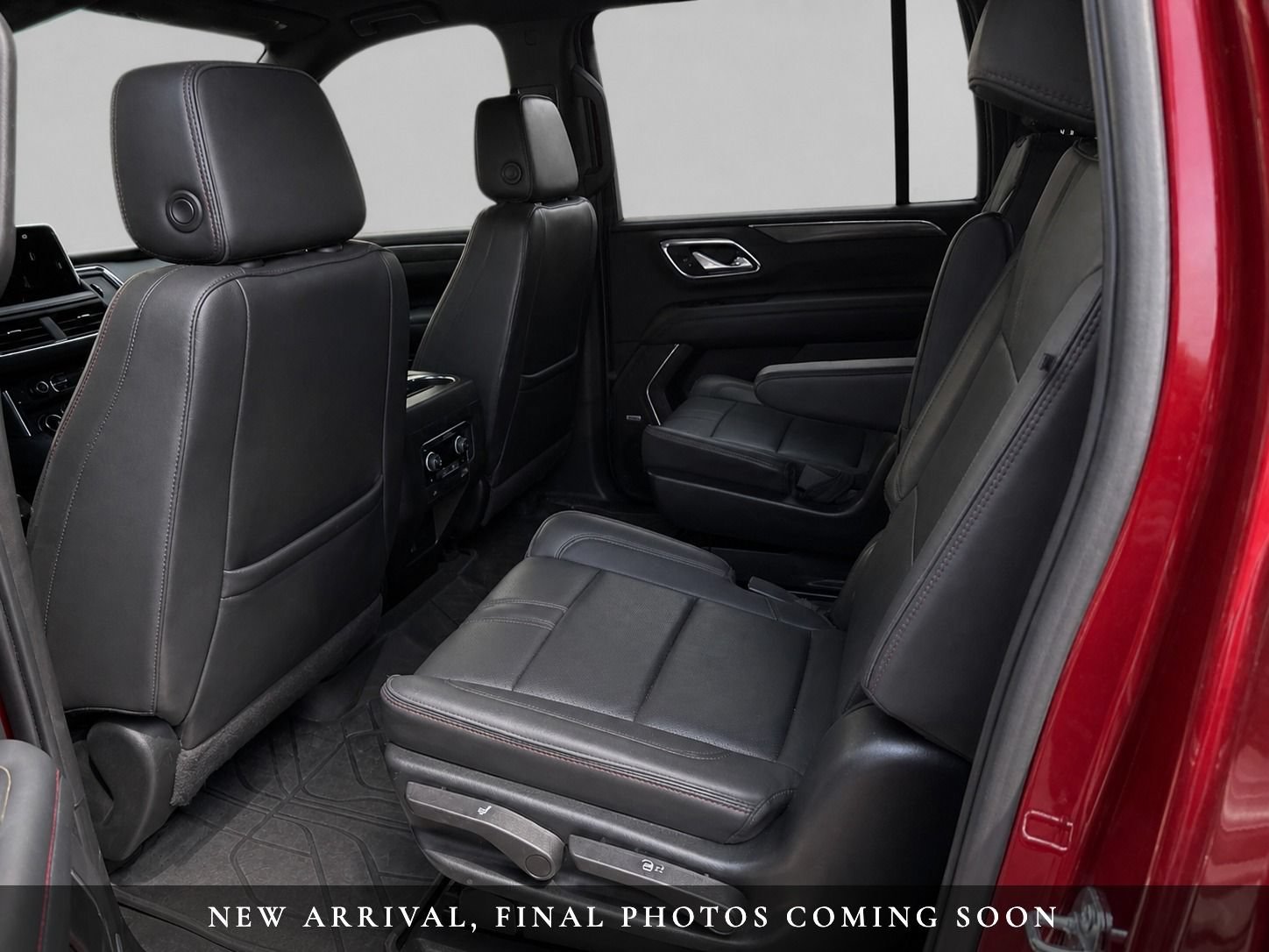 Used 2022 Chevrolet Suburban RST w/ Luxury Package AWD/4WD image 7