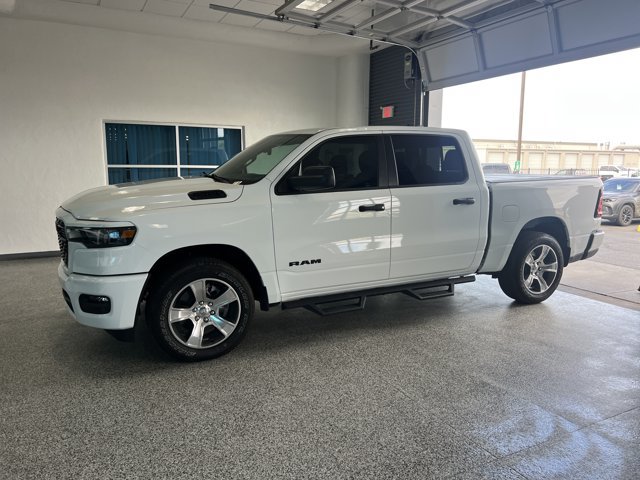 Used 2026 RAM 1500 Express AWD/4WD image 18