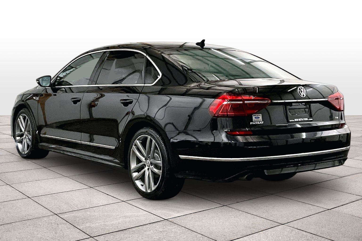 Used 2017 Volkswagen Passat 1.8T R-Line image 10