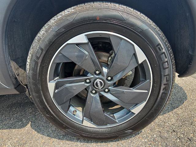 Used 2024 Nissan Rogue SV AWD/4WD image 32