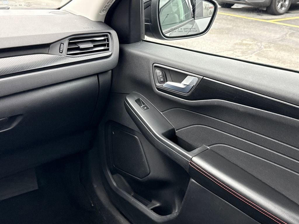 Certified 2022 Ford Escape SEL w/ SEL Stealth AWD Package image 15