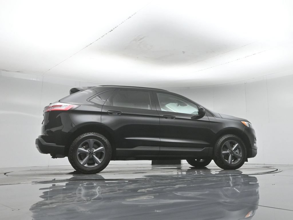 Certified 2024 Ford Edge SEL w/ Sport Appearance Package AWD/4WD image 3