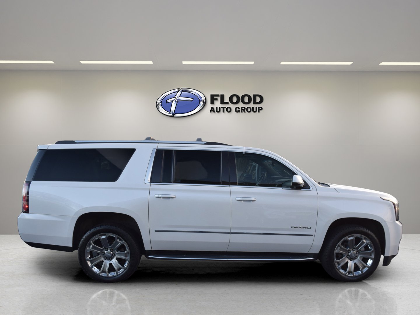 Used 2019 GMC Yukon XL Denali image 3