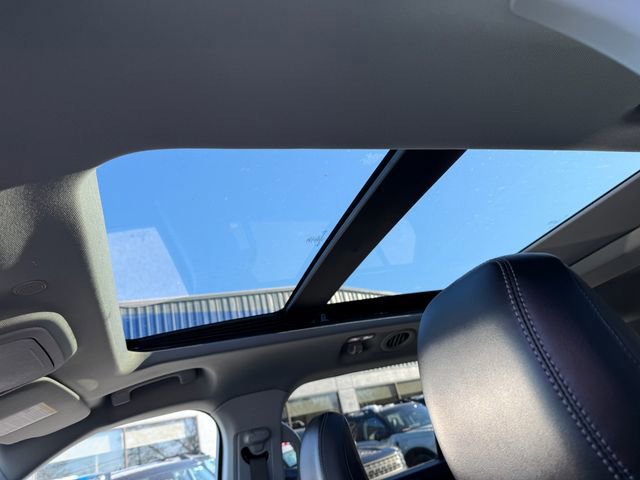 Certified 2022 Ford Explorer XLT w/ Equipment Group 202A image 17