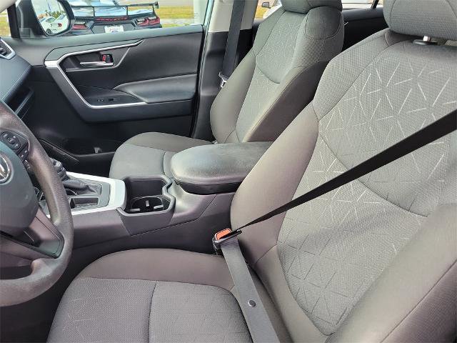 Used 2022 Toyota RAV4 XLE image 21