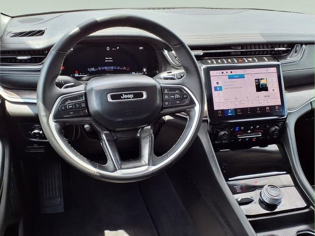 Used 2023 Jeep Grand Cherokee Limited w/ Luxury Tech Group II AWD/4WD image 13