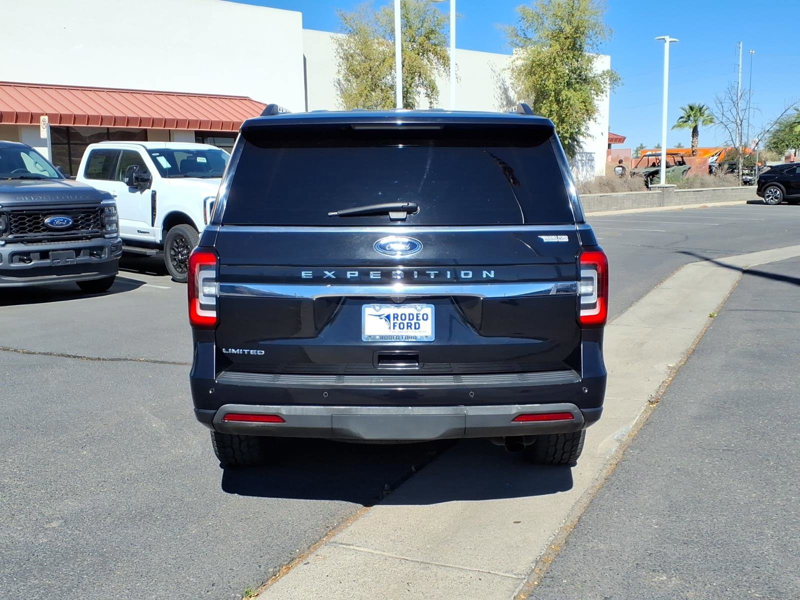 Certified 2023 Ford Expedition Limited image 3