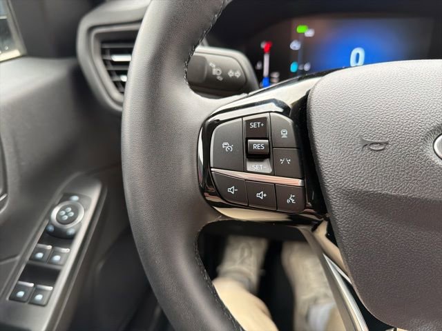 Certified 2023 Ford Escape SE w/ Class II Trailer Tow Package image 41