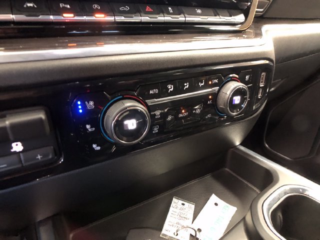 Used 2022 Chevrolet Silverado 1500 LTZ w/ Technology Package AWD/4WD image 17