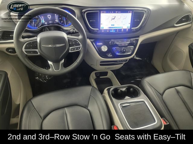 Used 2024 Chrysler Pacifica Touring-L FWD image 31