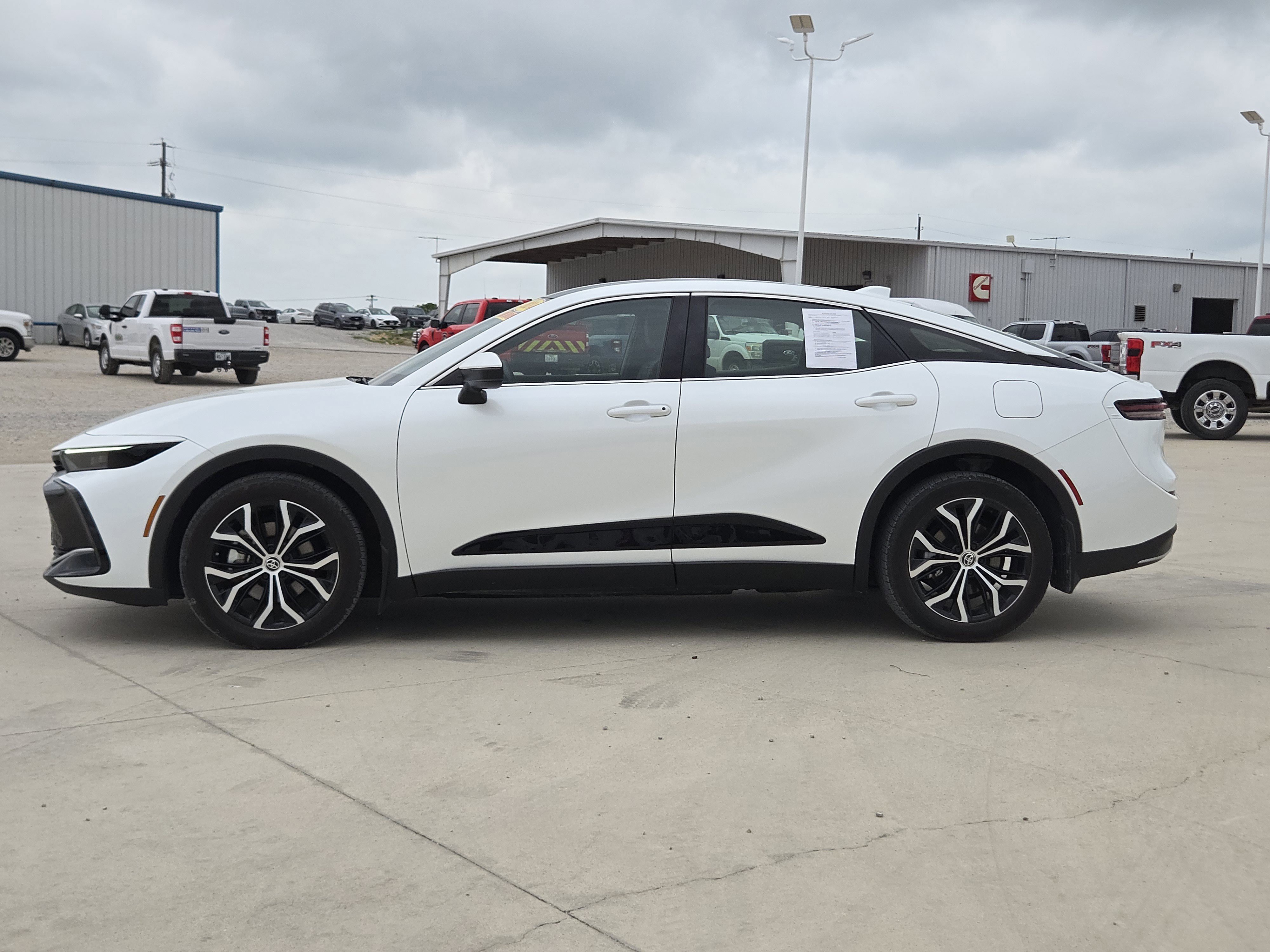 Used 2024 Toyota Crown AWD/4WD image 2