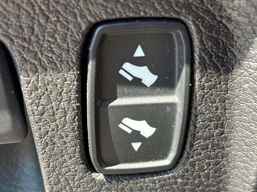 Used 2020 RAM 1500 Big Horn AWD/4WD image 30