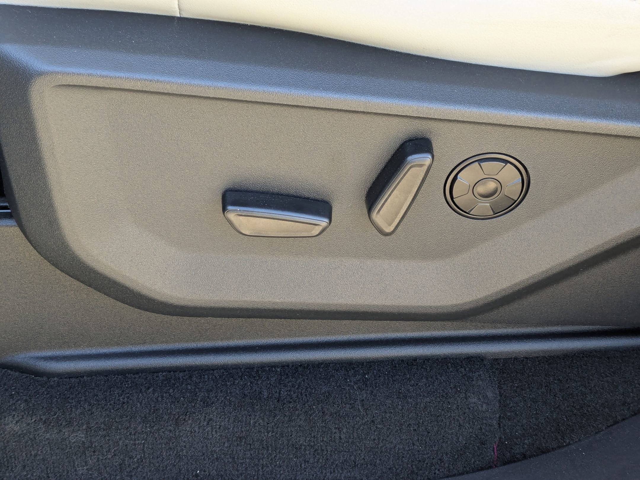 Certified 2025 Ford Expedition Platinum w/ Platinum Ultimate Package image 17